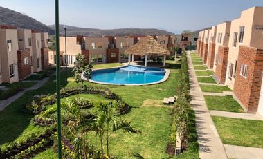 Casa Nueva en condominio 3 recamaras con alberca en Xochitepec, Mor.