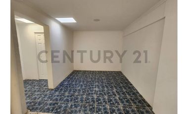 Oportunidad única! Casa con potencial comercial y excelente distribución