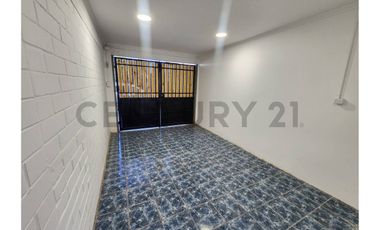 Oportunidad única! Casa con potencial comercial y excelente distribución