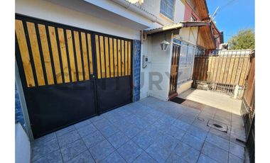 Oportunidad única! Casa con potencial comercial y excelente distribución