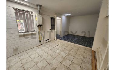 Oportunidad única! Casa con potencial comercial y excelente distribución