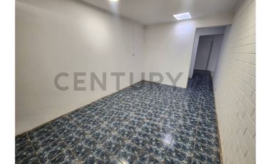 Oportunidad única! Casa con potencial comercial y excelente distribución