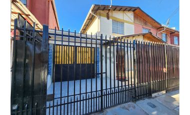 Oportunidad única! Casa con potencial comercial y excelente distribución