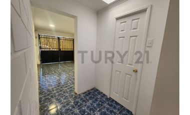 Oportunidad única! Casa con potencial comercial y excelente distribución