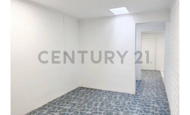 Oportunidad única! Casa con potencial comercial y excelente distribución