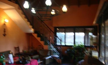 Vende:Chalet
