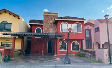 Casa en venta con 4 recámaras en condominio con vigilancia en Salamanca