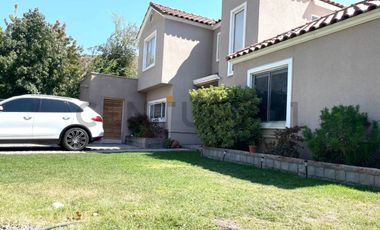 ARRIENDO LINDA Y AMPLIA PROPIEDAD ESTILO CHILENA EN SANTA ELENA CHICUREO NORTE