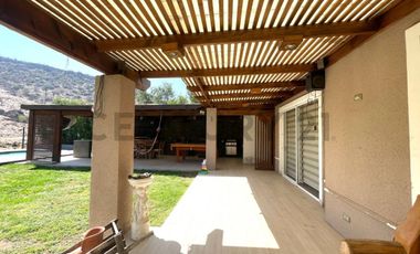 ARRIENDO LINDA Y AMPLIA PROPIEDAD ESTILO CHILENA EN SANTA ELENA CHICUREO NORTE