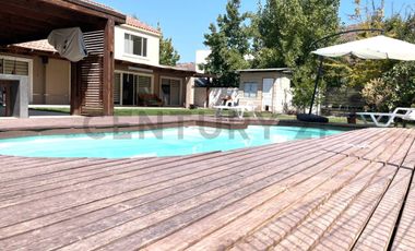 ARRIENDO LINDA Y AMPLIA PROPIEDAD ESTILO CHILENA EN SANTA ELENA CHICUREO NORTE