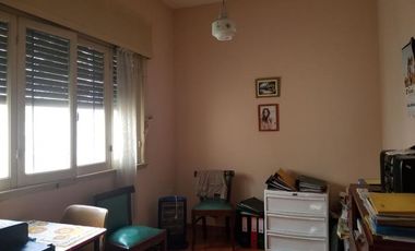 Casa  con jardin