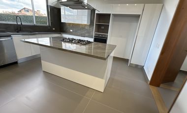 casa en venta en cajica milla de oro. Cod V5459