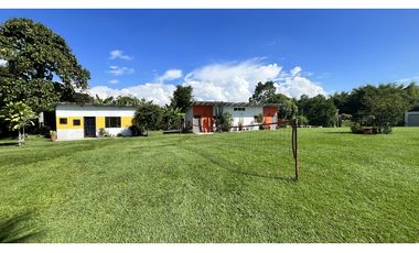 VENTA DE CASA CAMPESTRE EN MONTENEGRO, QUINDO, COLOMBIA