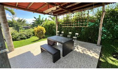 VENTA DE CASA CAMPESTRE EN MONTENEGRO, QUINDO, COLOMBIA