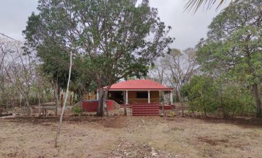 Terreno con casa en venta en Maxcanu Yucatán cerca de la estación del tren maya