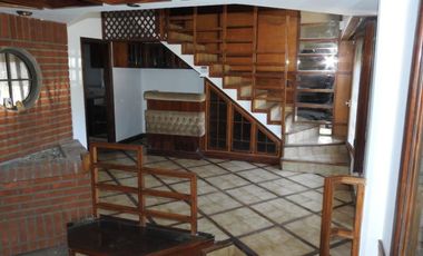 Chalet 5 amb. desarrollado en 3 plantas