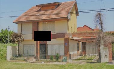 Chalet 5 amb. desarrollado en 3 plantas