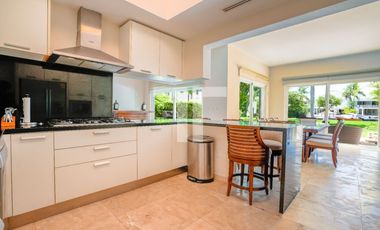 Casa en renta Isla Victoria de 3 recámaras en Isla Dorada Zona Hotelera Cancún