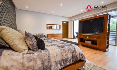 Casa en Venta de Lujo en Puerta de Hierro con Elevador y Cine