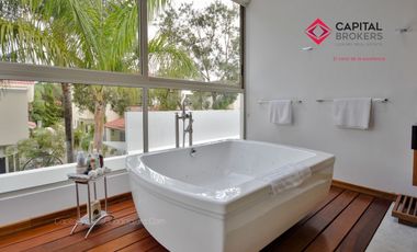 Casa en Venta de Lujo en Puerta de Hierro con Elevador y Cine
