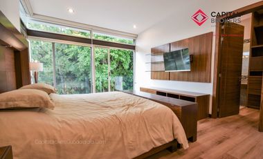 Casa en Venta de Lujo en Puerta de Hierro con Elevador y Cine