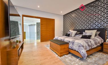 Casa en Venta de Lujo en Puerta de Hierro con Elevador y Cine