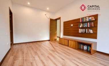 Casa en Venta de Lujo en Puerta de Hierro con Elevador y Cine