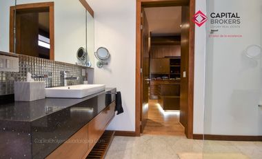 Casa en Venta de Lujo en Puerta de Hierro con Elevador y Cine