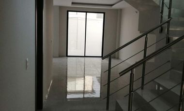 En Venta Hermosa, Moderna y Amplia Casa en Isla Celeste
