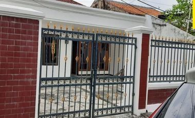 Dijual & Disewakan Rumah 1,5 Lantai di Ngagel Wasana, Surabaya