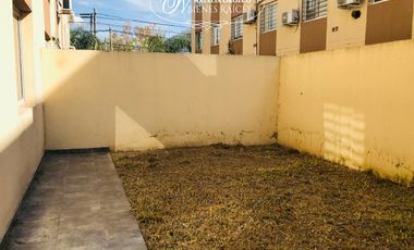 Departamento en VENTA 2 ambientes con patio - SOLARES DE Moreno 3