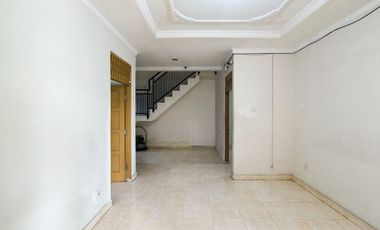 Rumah LT 184 SHM 7 Menit ke Kebayoran Park Mall Siap KPR  J-42274
