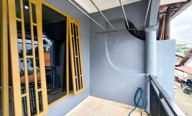 Rumah LT 184 SHM 7 Menit ke Kebayoran Park Mall Siap KPR  J-42274