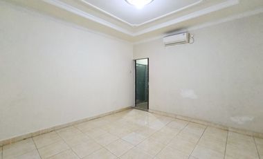 Rumah LT 184 SHM 7 Menit ke Kebayoran Park Mall Siap KPR  J-42274