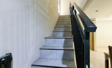 Rumah LT 184 SHM 7 Menit ke Kebayoran Park Mall Siap KPR  J-42274