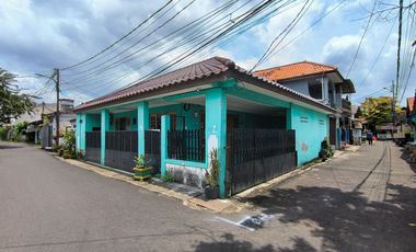 Rumah LT 184 SHM 7 Menit ke Kebayoran Park Mall Siap KPR  J-42274