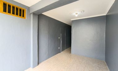 Rumah LT 184 SHM 7 Menit ke Kebayoran Park Mall Siap KPR  J-42274