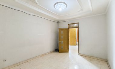 Rumah LT 184 SHM 7 Menit ke Kebayoran Park Mall Siap KPR  J-42274