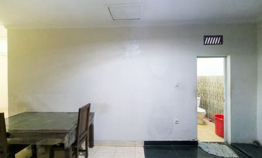 Rumah LT 184 SHM 7 Menit ke Kebayoran Park Mall Siap KPR  J-42274