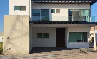 CASA EN VENTA DELLA TERRA AL NORTE