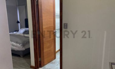 Moderna casa en la Puntilla con vista al lago