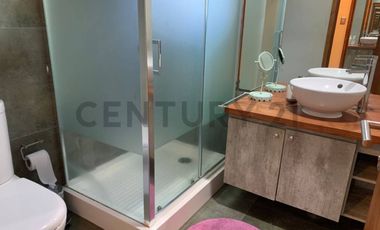 Moderna casa en la Puntilla con vista al lago