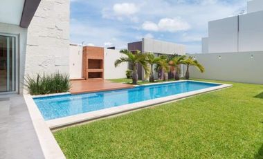 CASA EN VENTA CON ALBERCA Y RECAMARA EN P.B. FRACC. PALMAS GREEN MEDELLIN,VER.