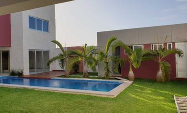 CASA EN VENTA CON ALBERCA Y RECAMARA EN P.B. FRACC. PALMAS GREEN MEDELLIN,VER.