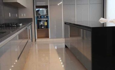 CASA EN VENTA CON ALBERCA Y RECAMARA EN P.B. FRACC. PALMAS GREEN MEDELLIN,VER.