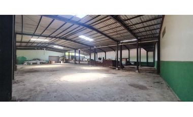 Se vende o alquila galera de 920 mts en Juan Diaz $550K