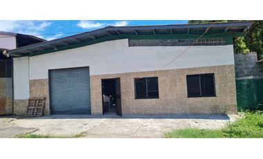 Se vende o alquila galera de 920 mts en Juan Diaz $550K