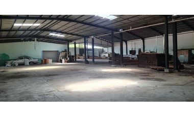 Se vende o alquila galera de 920 mts en Juan Diaz $550K