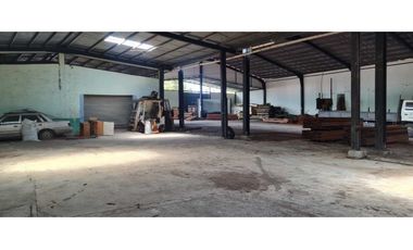 Se vende o alquila galera de 920 mts en Juan Diaz $550K