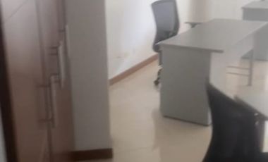 oficina en arriendo/venta en pinares. Cod A5710